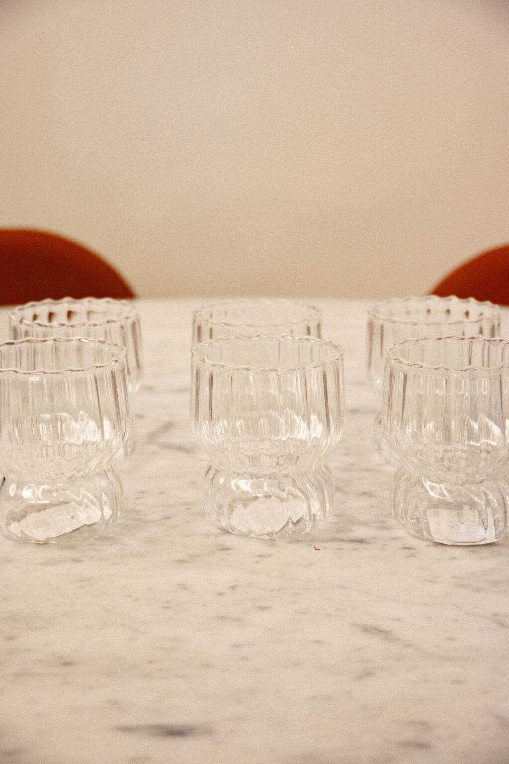 Verres à eau ondulées