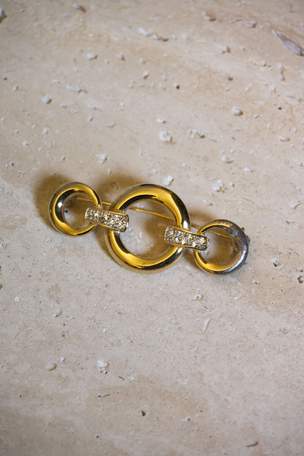 Broche vintage anneaux