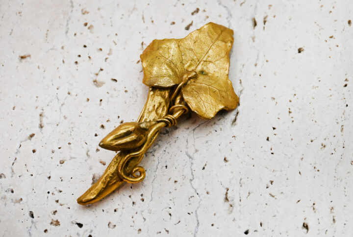 Broche feuille et oiseau
