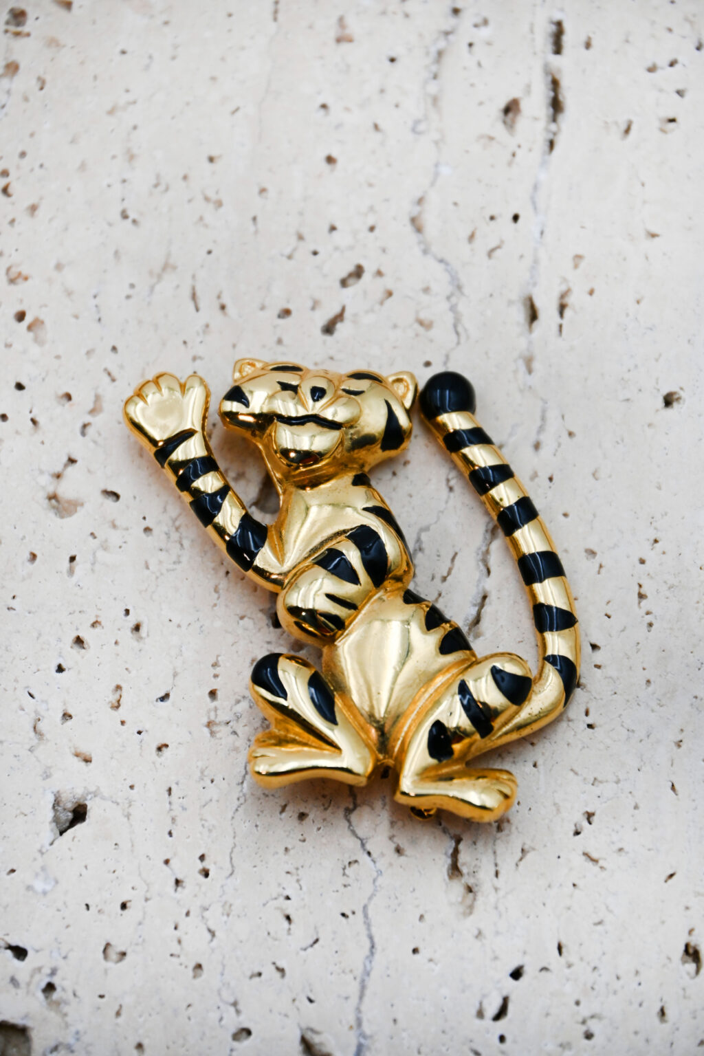 Broche vintage Carven