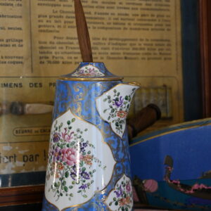 chocolatière vintage en porcelaine