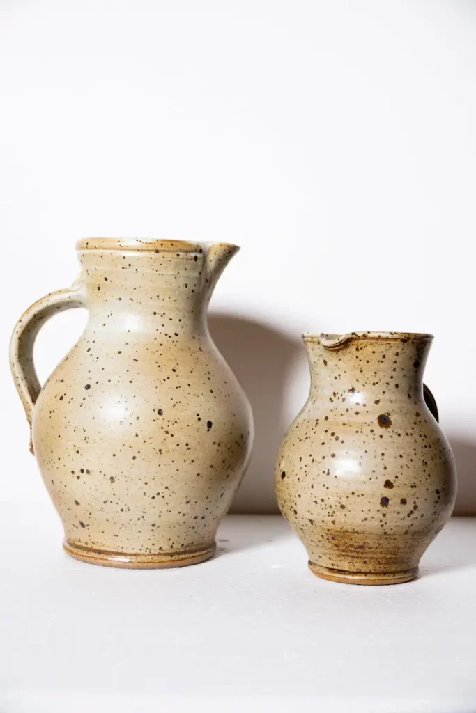 Pichets en gres, pichets en céramique, brocante en ligne