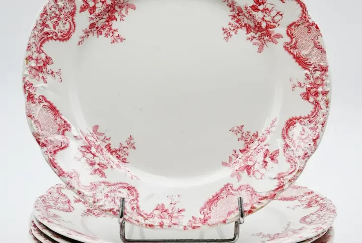 Assiettes en porcelaine anglaise