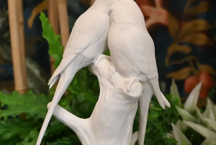 statuette en biscuit, porcelaine de Sèvres