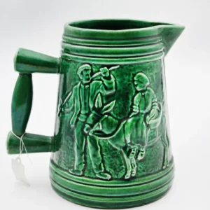 pichet en céramique vert
